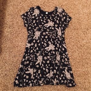 Old Navy Black & White Floral Teeshirt Dress